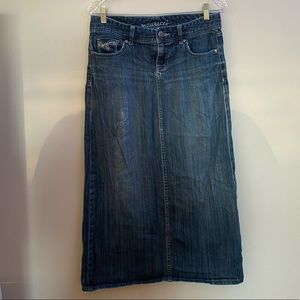Maurices denim skirt. Size 5/6 regular